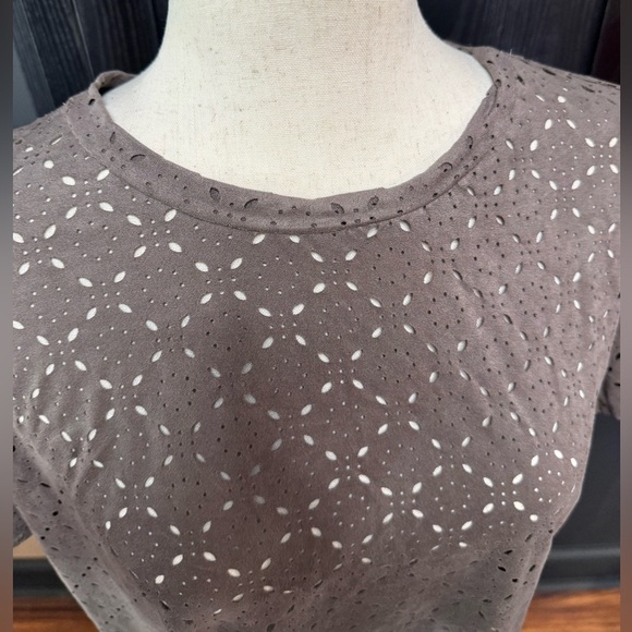 Forever 21, Elegant Brown Eyelet Women's Top. - Picture 3 of 5